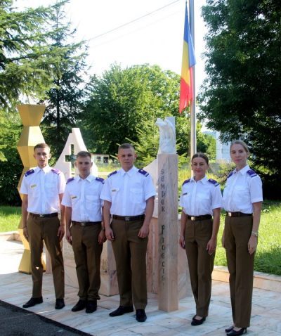 Colegi noi în familia cantemiristă