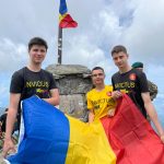 Drapelul României, purtat de cantemiriști pe Vârful Negoiu