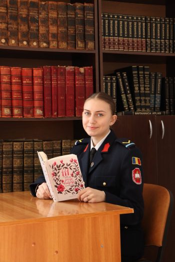 Mama, inspirație pentru o tânără cantemiristă