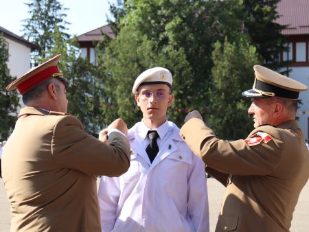 Performer cantemirist, înaintat în gradul de elev plutonier adjutant