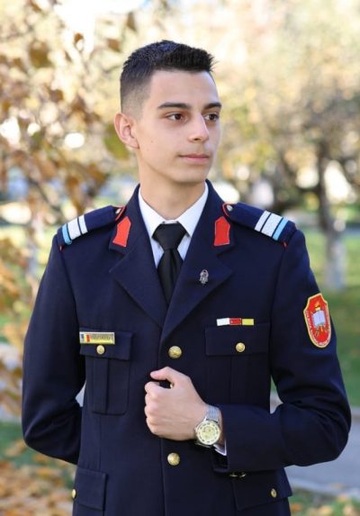 Media 10 și admis la controlor trafic aerian!