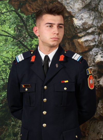 Primul admis la cercetare