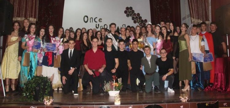 Balul bobocilor 2025 – Poemul unei seri de poveste