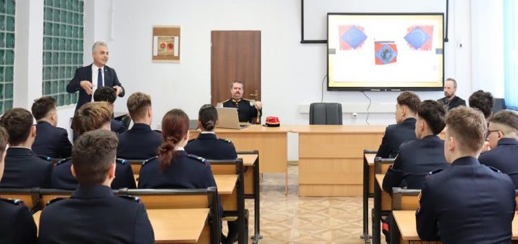 Istorie, tradiție și simboluri naționale, experiență educativă pentru elevii cantemiriști