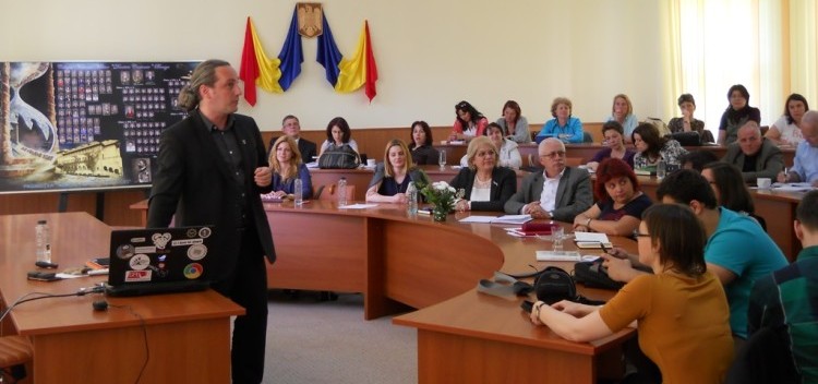 Read more about the article RED – o nouă paradigmă pentru educaţia deschisă