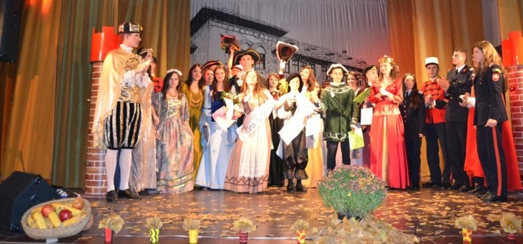 Read more about the article Balul bobocilor cantemirişti