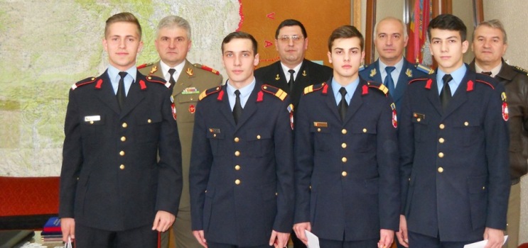 Read more about the article Daruri pentru elevii cantemirişti