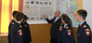 Read more about the article Dascăl de excepţie, membru al grupului de lucru pentru elaborarea programelor şcolare