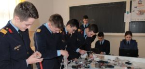 Read more about the article Construirea unui robot – o provocare pentru cantemirişti
