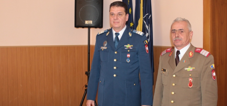 Read more about the article O tresă în plus pe epoleţi pentru subofiţerii cantemirişti