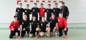 Read more about the article Locul I la judeţ şi calificare la faza zonală a echipei de handbal masculin
