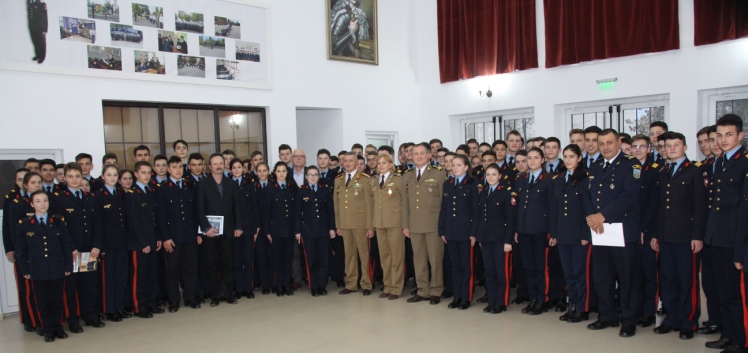 Read more about the article După aproape 30 de ani de la absolvire, în mijlocul elevilor cantemirişti