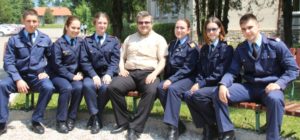 Read more about the article Premii pentru liccenii cantemirişti la concursul “Tinerii dezbat”