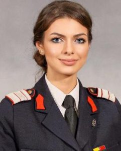 Read more about the article Eleva de 10 este şefă de promoţie!