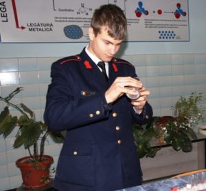 Read more about the article Chimia între pasiune şi muncă
