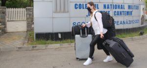 Read more about the article După șase luni, din nou, la școală!