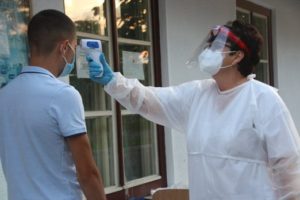Read more about the article Cursurile  au început în condiții de respectare a tuturor măsurilor de siguranță sanitară impuse pentru prevenirea transmiterii virusului SARS-CoV-2.