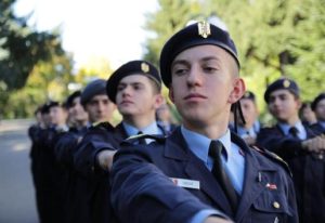 Read more about the article Vrei să fii elev militar?
