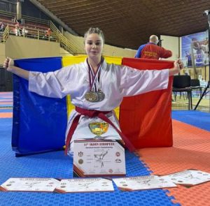 Read more about the article Medeea Zafiris, campioană europeană la karate