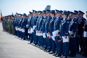 Read more about the article Ieri cantemiriști, astăzi piloți militari!