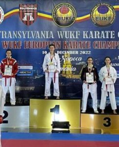 Read more about the article Medeea Zafiris, din nou, campioană la karate