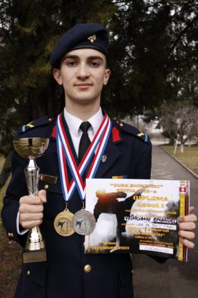 Read more about the article Campion la karate
