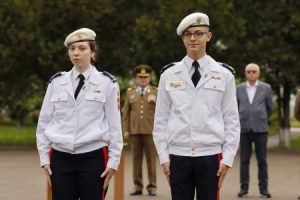 Read more about the article Doi elevi cantemiriști au participat la un dejun festiv cu veteranii de război