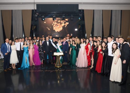 Read more about the article Balul absolvenților cantemiriști