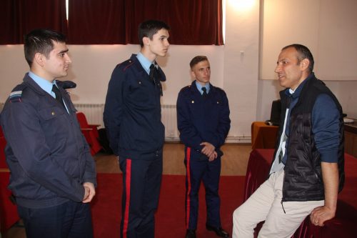 Read more about the article Întâlnire între generațiile de cantemiriști