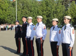 Read more about the article Elevi militari de 10!