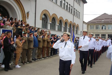 Read more about the article Colegiul Național Militar „Dimitrie Cantemir” este singurul liceu din județul Prahova cu rată de promovare de 100% la examenul național de Bacalaureat și după contestații
