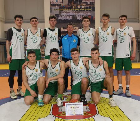 Read more about the article Locul II la etapa județeană pentru echipa de baschet masculin
