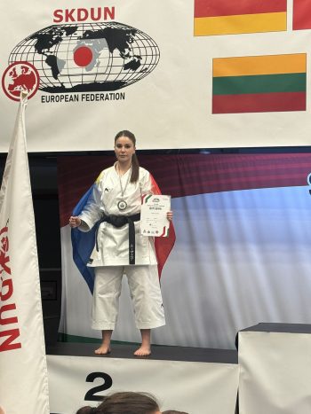 Read more about the article Medeea Zafiris,  campioană și vicecampioană europeană la karate