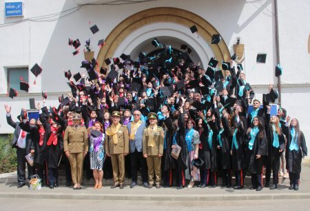 Read more about the article Ultimul clopoțel pentru cea de-a 100 –a Promoție a Cantemirului