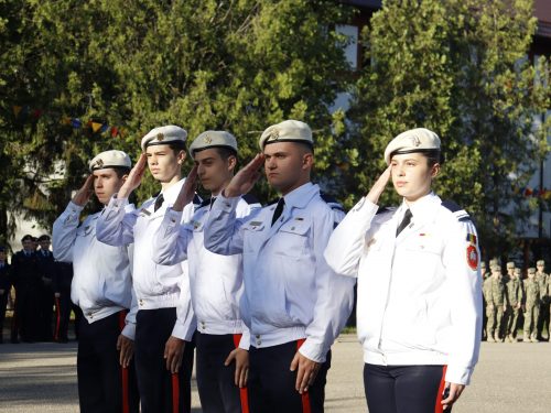 Read more about the article Înaintarea în grad a elevilor merituoși