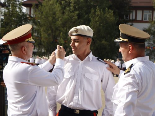 Read more about the article Răzvan Manea, elevul de 10, a fost înaintat în funcția de înlocuitor al comandantului colegiului