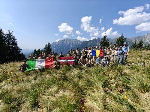 Read more about the article Performeri cantemiriști în Tabăra militară internațională de la Diham