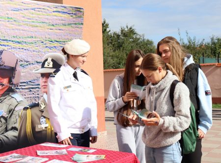 Read more about the article Cantemiriștii promovează cariera militară