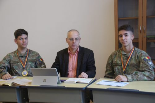 Read more about the article Medalii de aur pentru pasionații de fizică, astronomie și astrofizică
