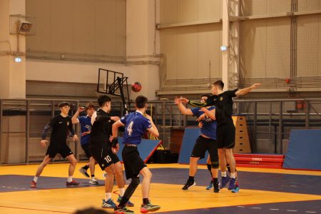 Read more about the article Medalie de bronz pentru handbaliștii cantemiriști