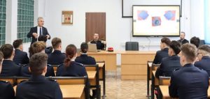 Read more about the article Istorie, tradiție și simboluri naționale, experiență educativă pentru elevii cantemiriști